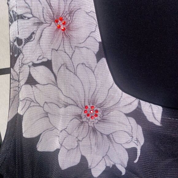 Desigual Black Dress with White Floral Patterns and Crystal embellishments - Picture 5 of 9